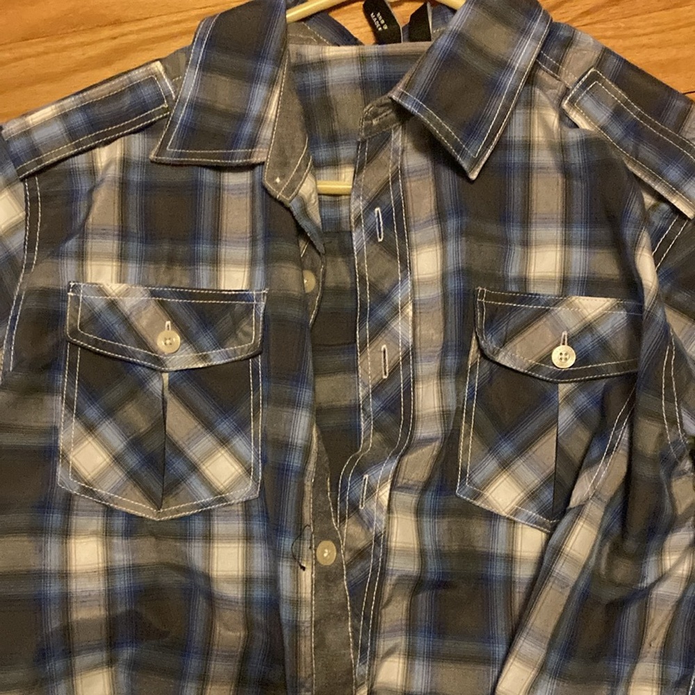 seven7 collared button up shirt sleeve